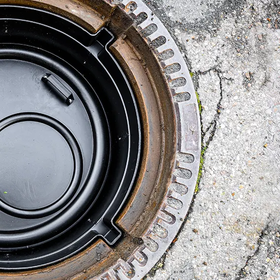 stoerk kuefers schachtverschluss im kanal